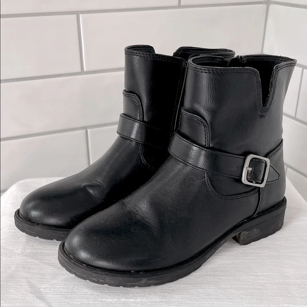 Cat & Jack Black Ankle Boots with Buckle